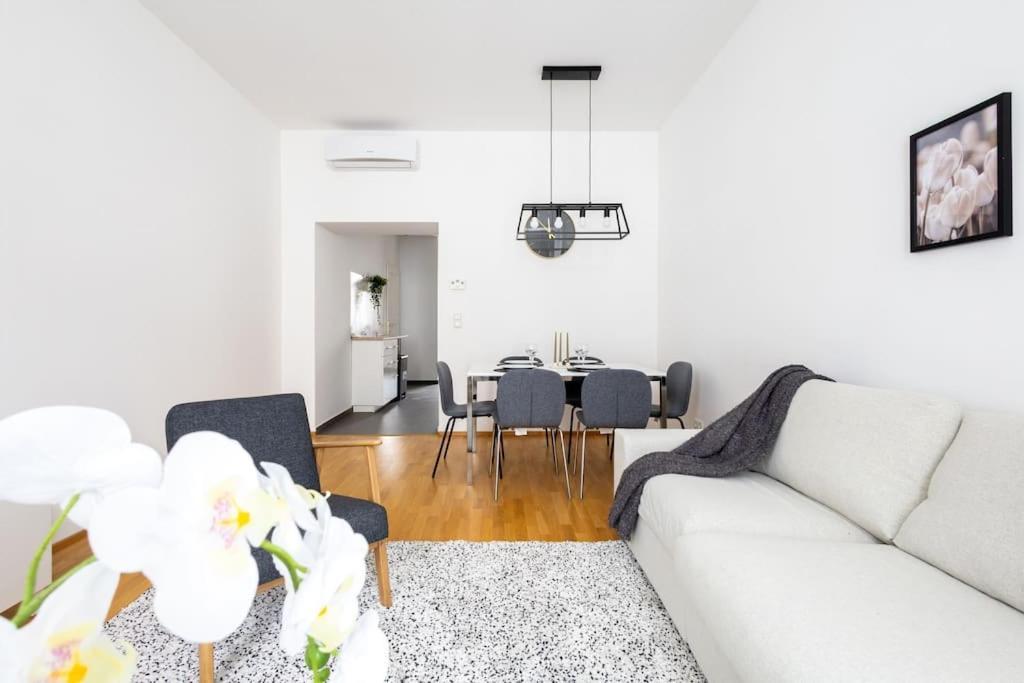 Orestaliving - 2Br On The Danube Canal Viyana Dış mekan fotoğraf